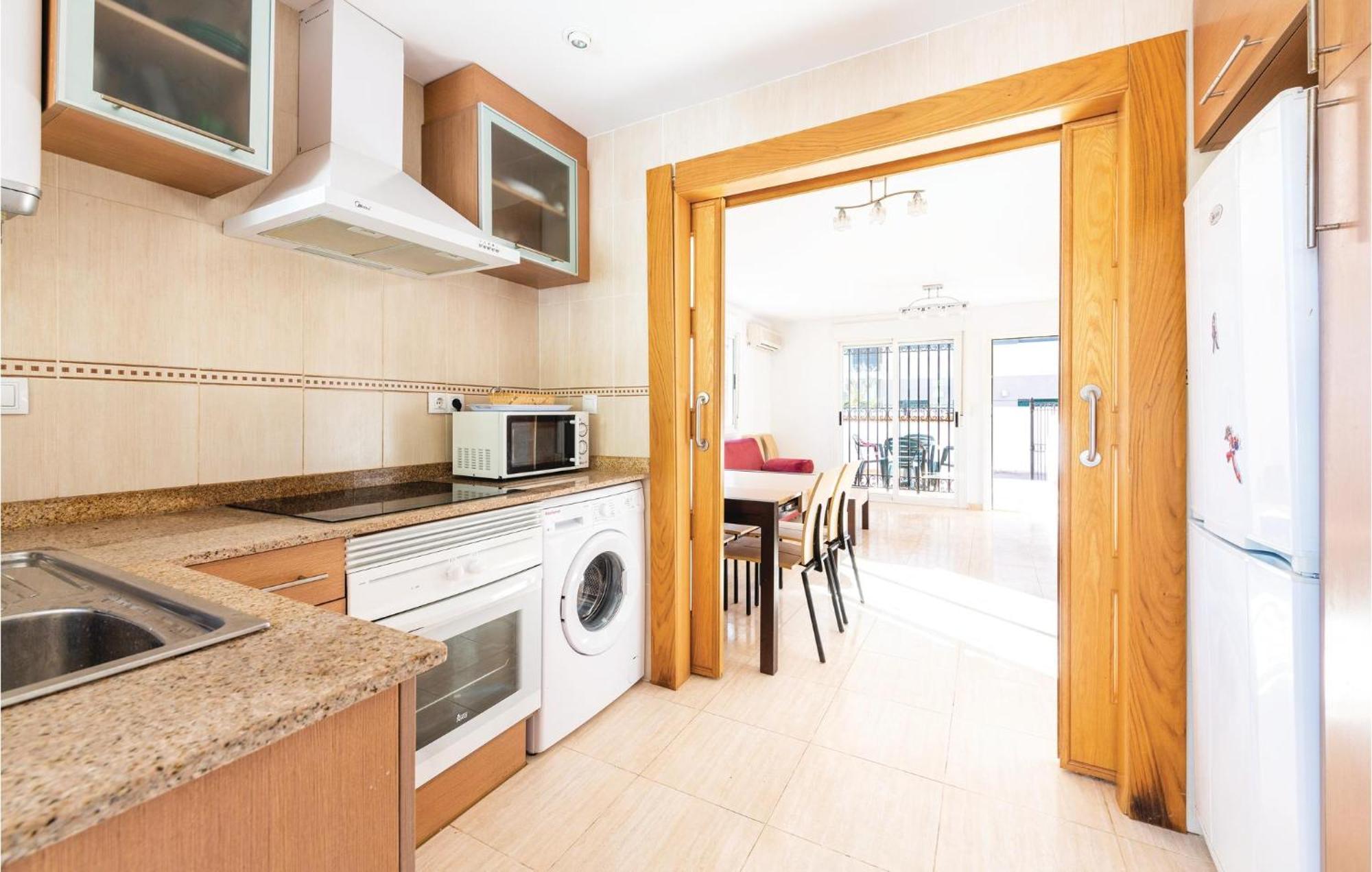 Amazing Apartment In Oropesa Del Mar With Kitchen Exterior photo
